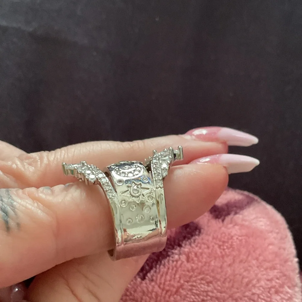 Elegant Silver and crystal Women's Ring - Picture 5 of 6